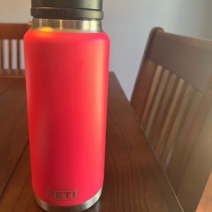 Yeti 36oz water bottle